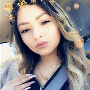 Meet your Posher, Leslie